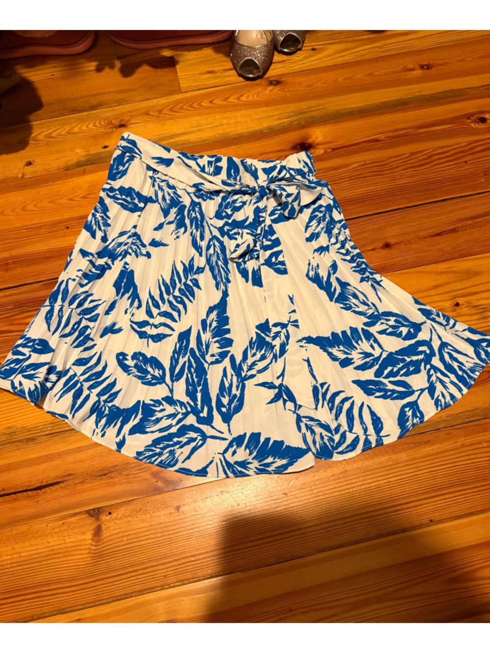 Skies Are Blue White A-Line Skirt with Blue Leaf Print